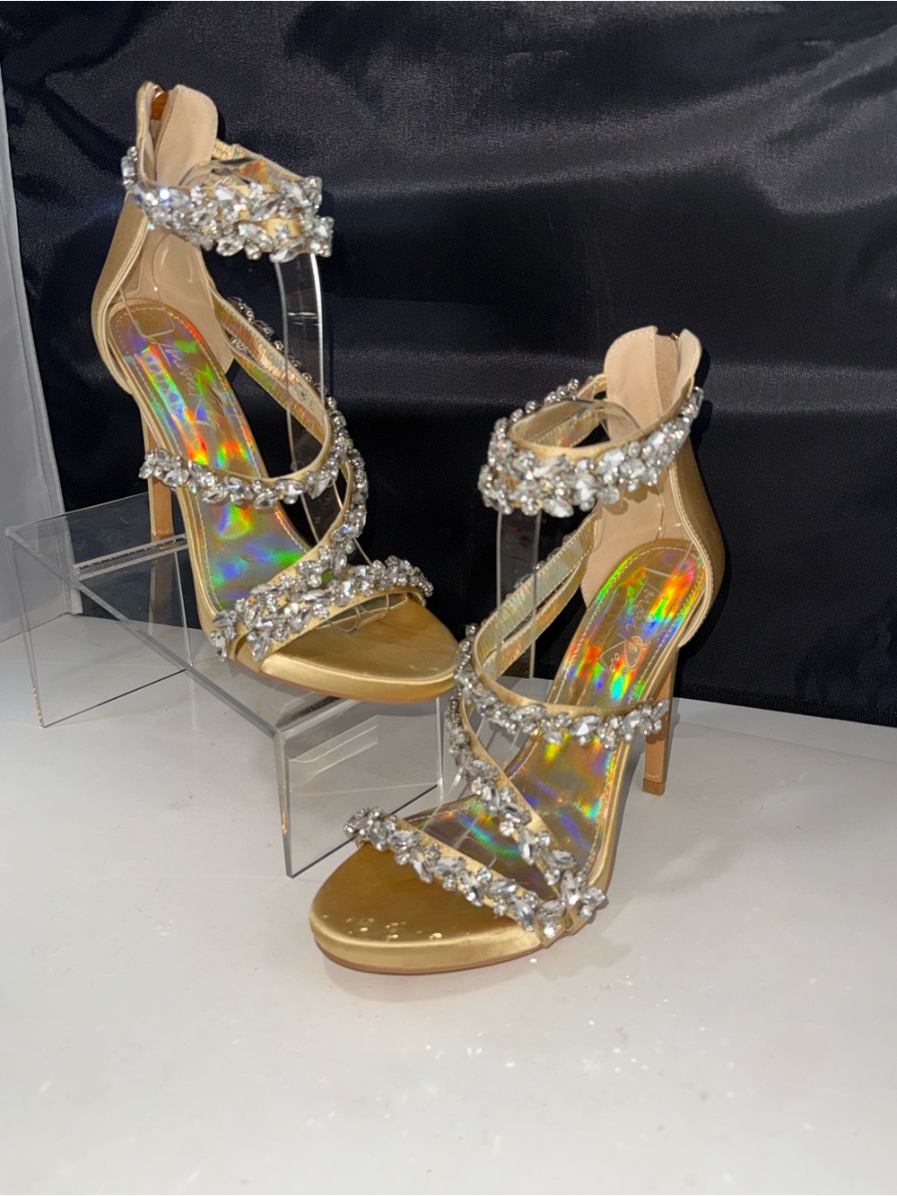 Sz 10 Gold Rhinestone High Heel Strappy Stiletto Iridescent American Rag Luxe